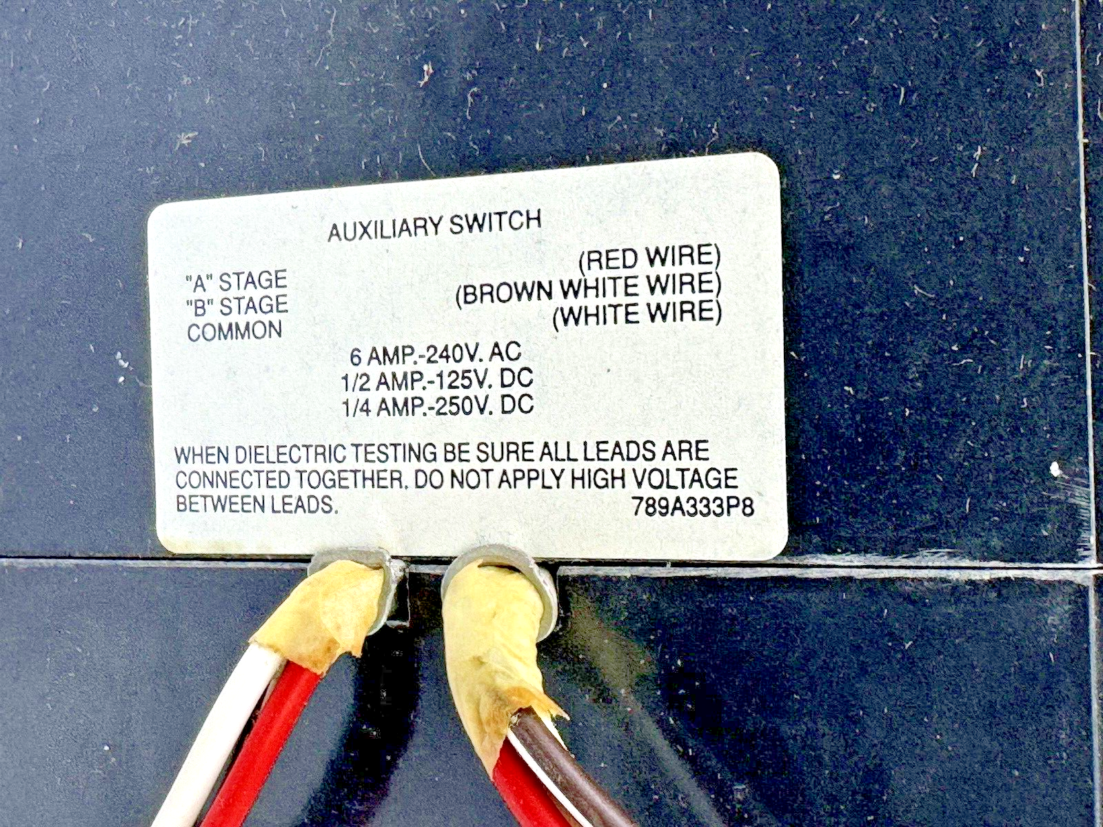 GE - TED134015 - IND. CIRCUIT BREAKER W/ AUX SWITCH - 15A, 480 VDC, 3 POLE - NEW7