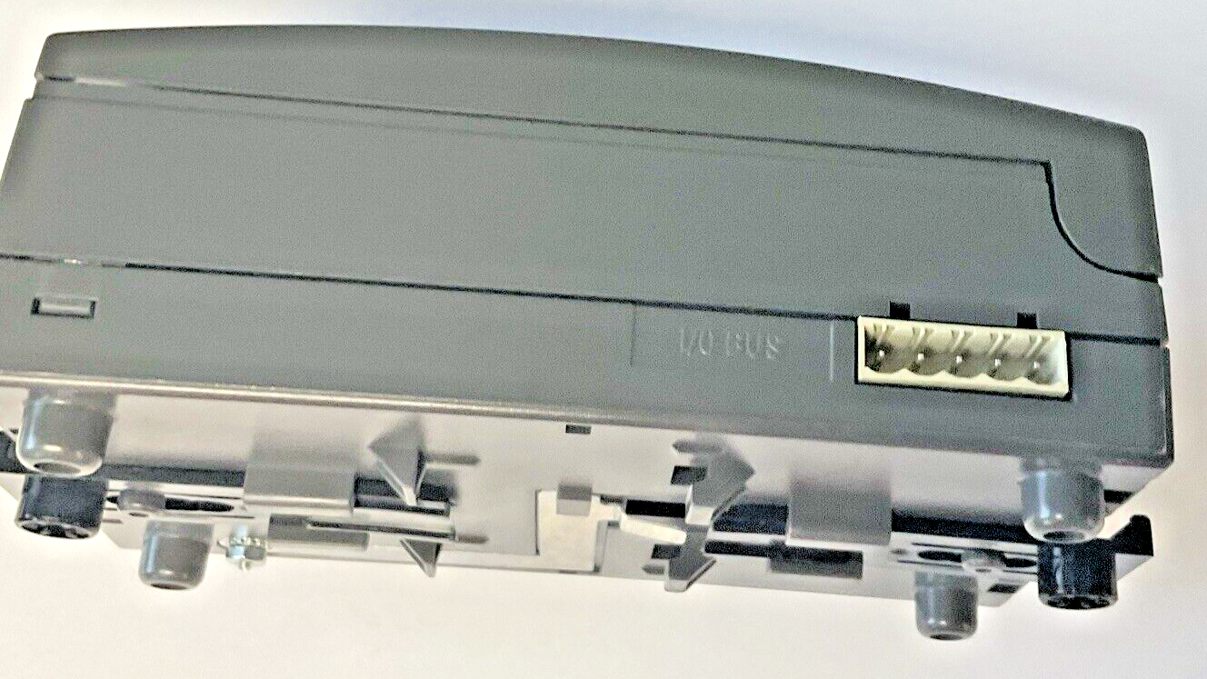 SCHNEIDER ELECTRIC DI-8 DIGITAL INPUT MODULE 28VDC 0.8W6