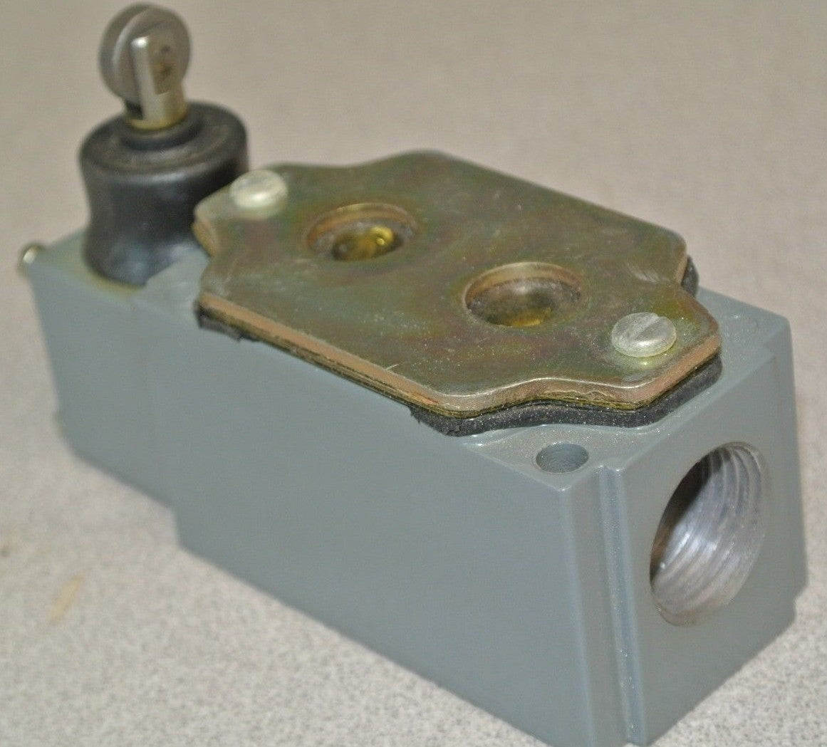 ALLEN-BRADLEY 802T-K1N Series D / OILTIGHT LIMIT SWITCH /  / NEW SURPLUS2