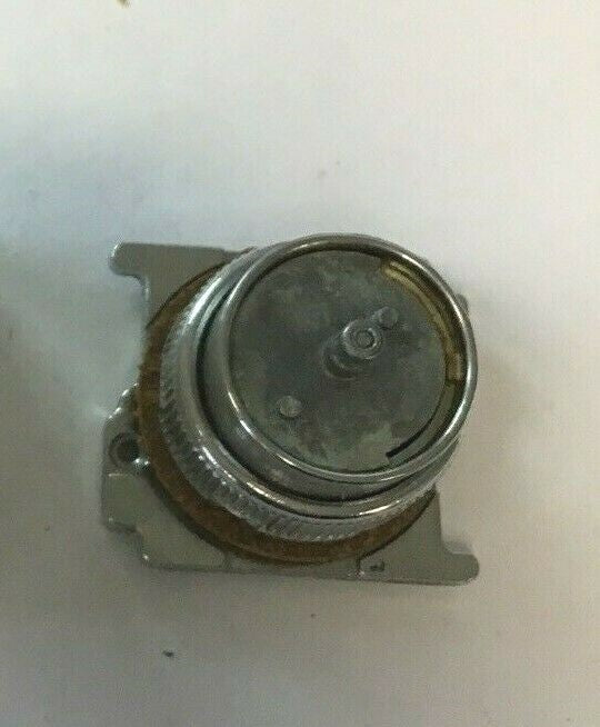 CUTLER HAMMER 10250T3033 SELECTOR SWITCH CODE3 3POS W/O KNOB 2