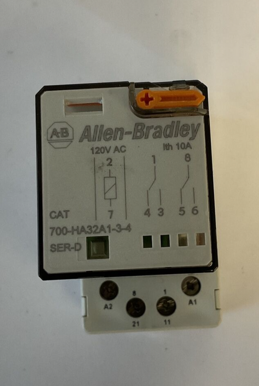 ALLEN BRADLEY 700-HA32A1-3-4 RELAY SER.D 10A W/700-HN100 SOCKET SER.D 10A 300VAC0