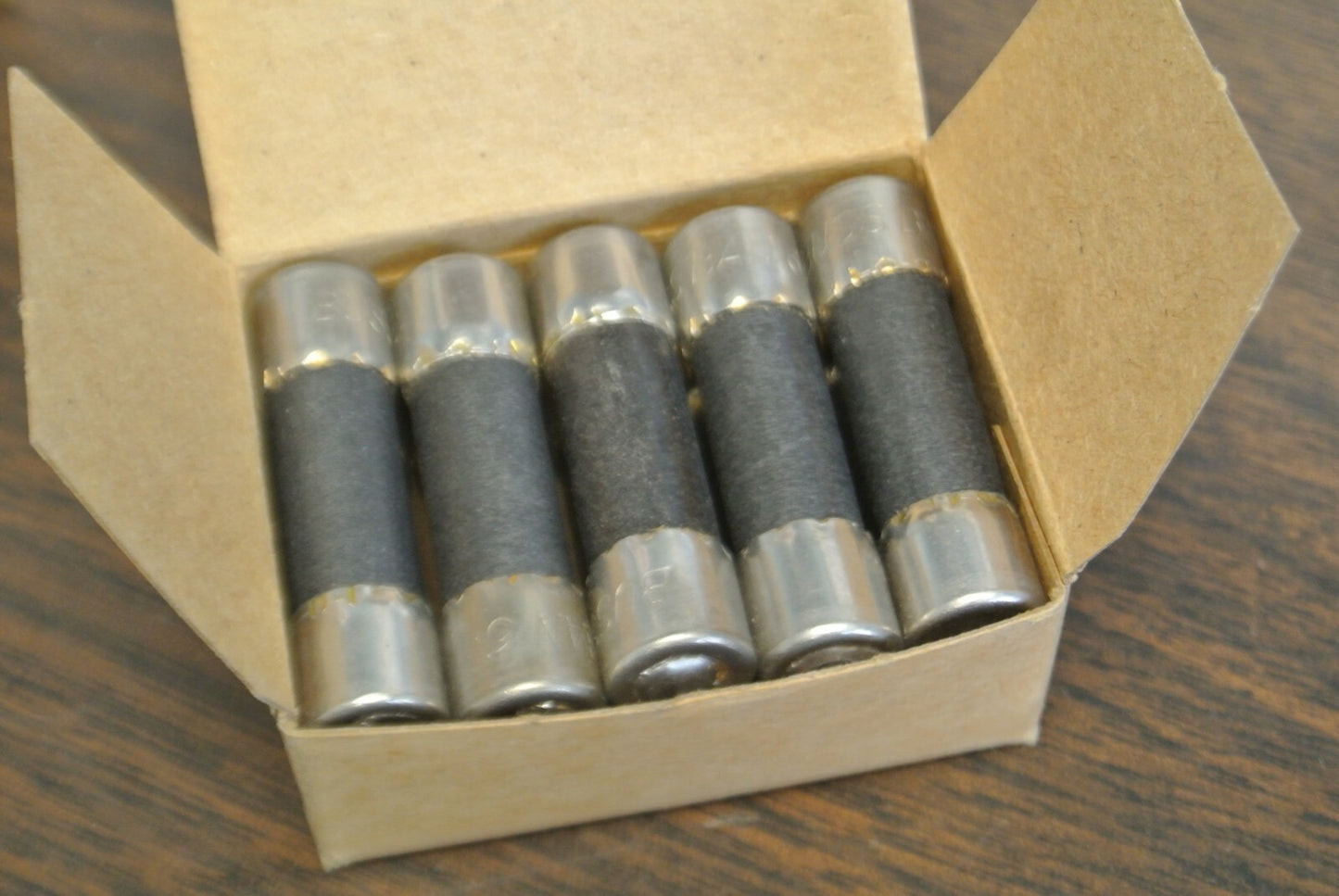 BOX of 10 / BUSS BAN-6 MIDGET FUSE / 6A / 250V / NEW SURPLUS / BAN60