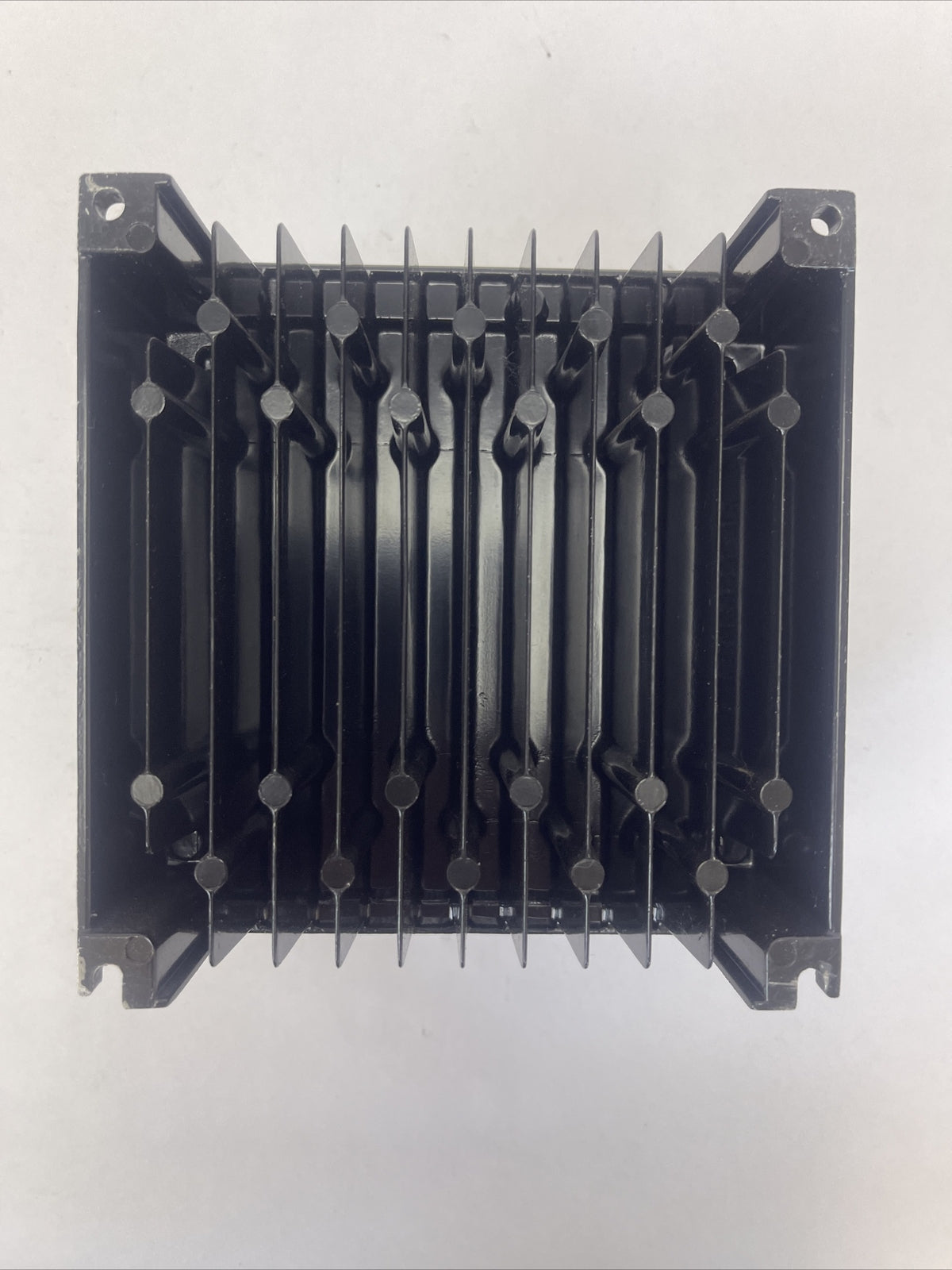 FUJI FVR0-4E9S-7EN INVERTER DRIVE OUTPUT 200-240VAC 3.0A 0.4kW 0.2-400HZ INPUT4