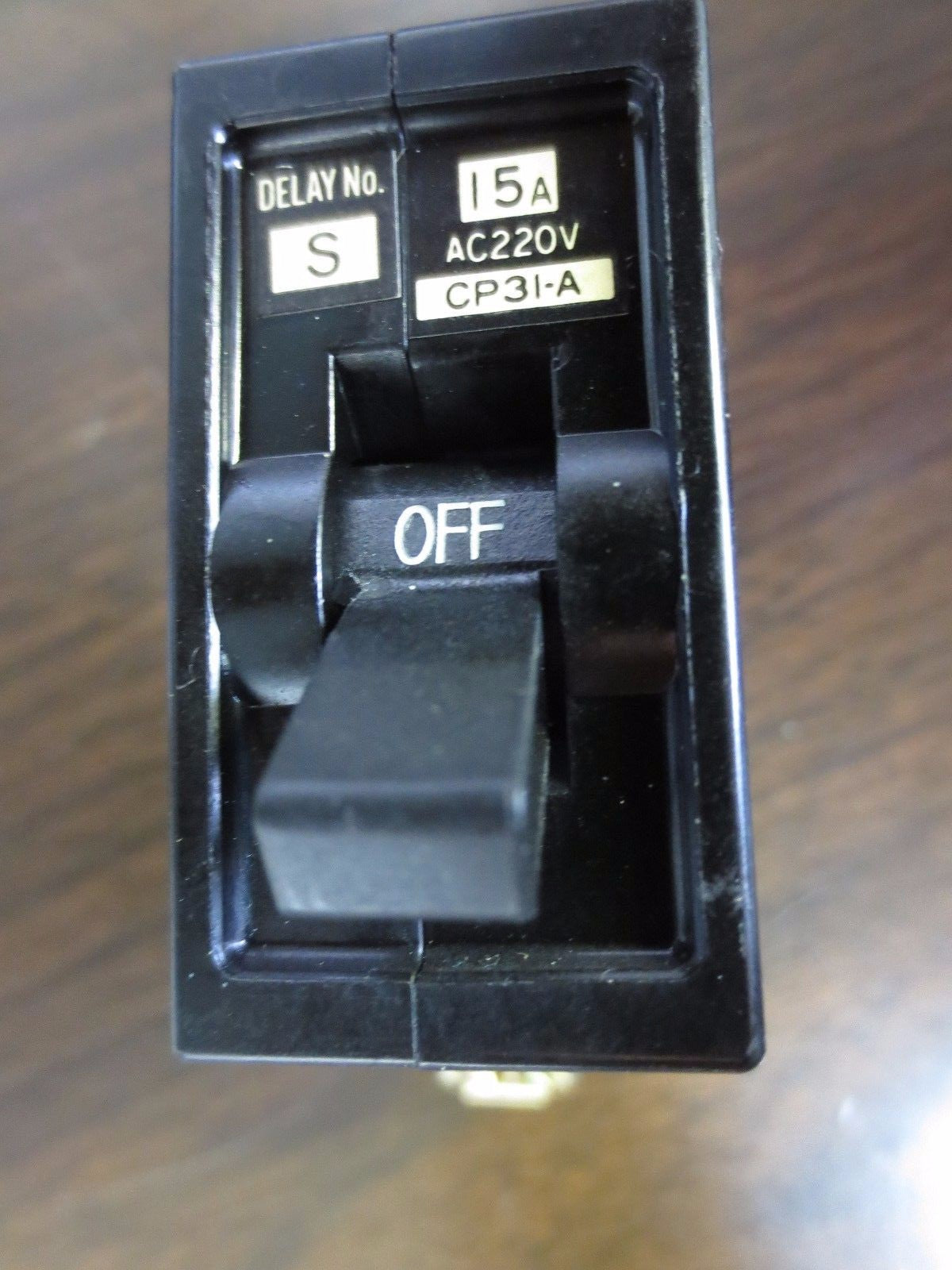 HITACHI CP31-A CIRCUIT PROTECTOR 15A 220VAC 1-POLE DELAY No. S0