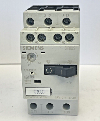 SIEMENS - 3RV1011-1BA10 & 3RV1901-1E-CIRCUIT BREAKER W/ SWITCH TRANSVERSE1