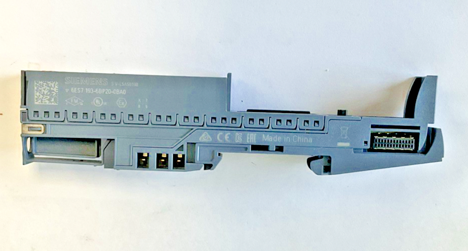 SIEMENS 6ES7 193-6BP20-0BA0 DIGITAL BASE MODULE ***LOTOF10****1