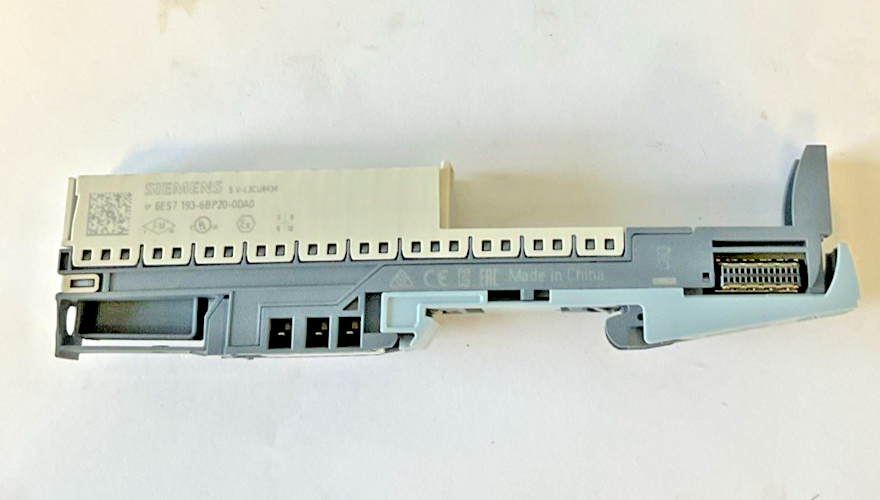 SIEMENS 6ES7 193-6BP20-0DA0 DIGITAL BASE MODULE ****LOTOF5****1