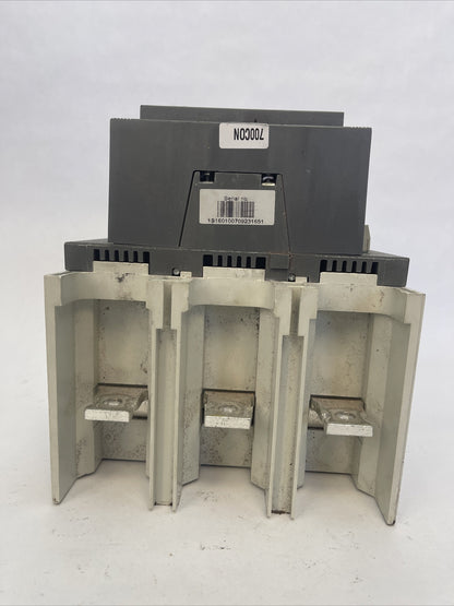 ABB AF400-30 CONTACTOR 600VAC 400HP 3PH 3POLE 550A COIL 100-250VDC 50-60hz3