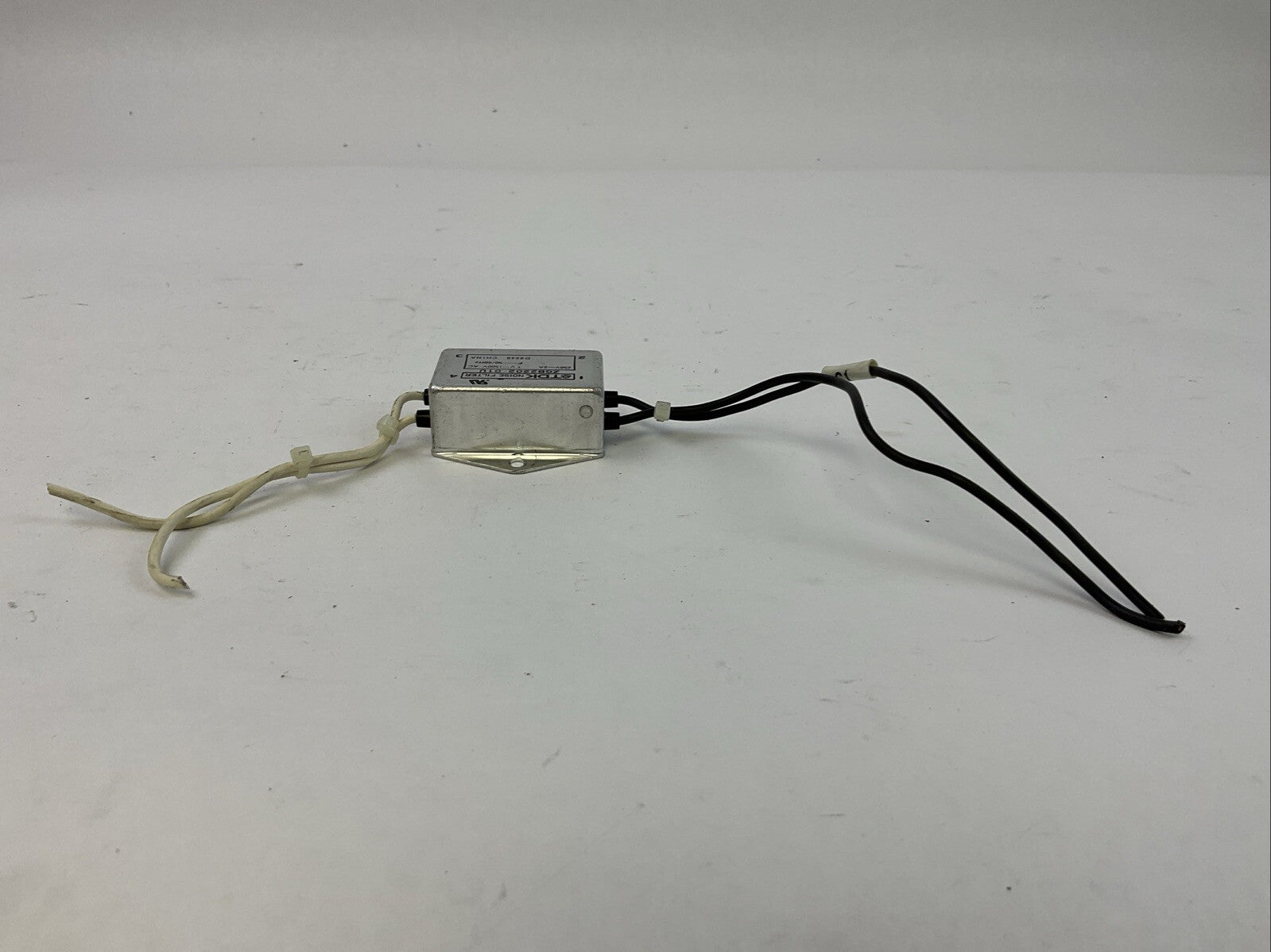 TDK ZGB2202-01U NOISE FILTER 250VAC 2A TV...1500VAC F.......50/60HZ4