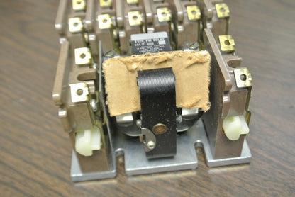 CLARK 5U8-76 / RELAY BUL. 7305 TYPE PM / 8 N.O. / 110-120V COIL / NEW SURPLUS7