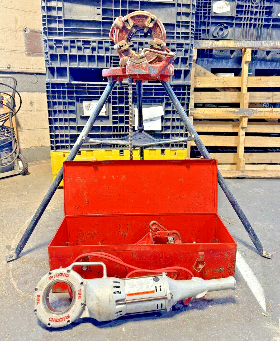 RIDGID - 700-12 - POWER DRIVE PIPE THREADER W/ STAND/BUCKET/DIE HEADS +SEE BELOW6