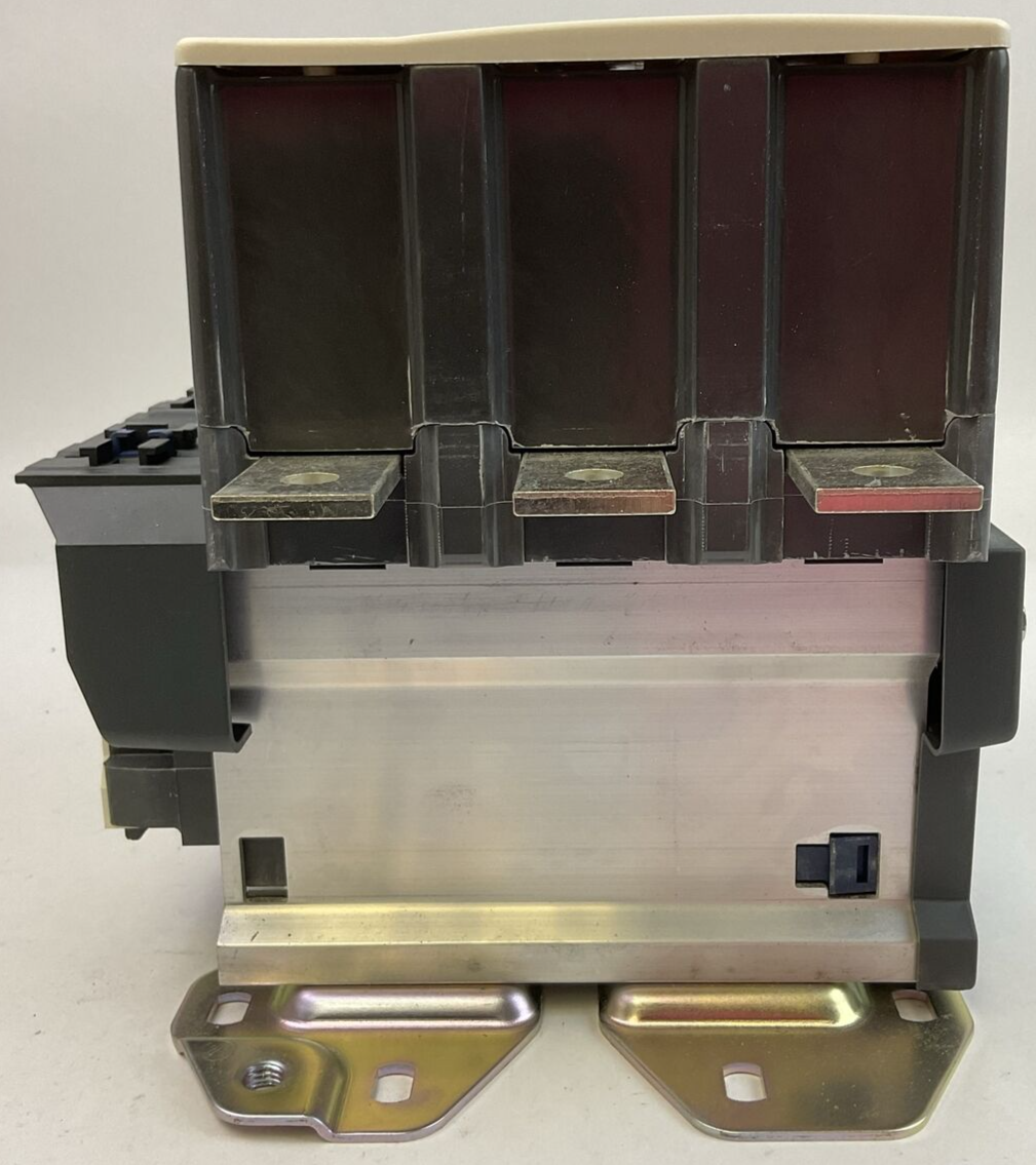 SCHNEIDER ELECTRIC T02HN13F7 SIZE 6 CONTACTOR TeSys LX1FK110 110-120VAC 40-400Hz4