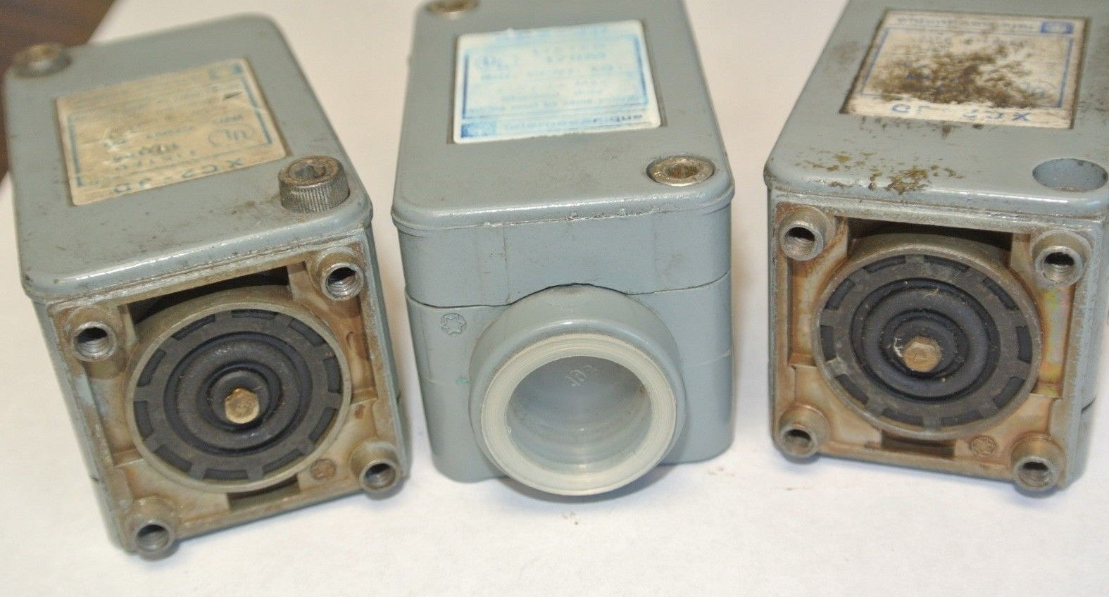 TELEMECANIQUE XC2-JD LIMIT SWITCH BODIES (LOT of 3) - NEW SURPLUS?2