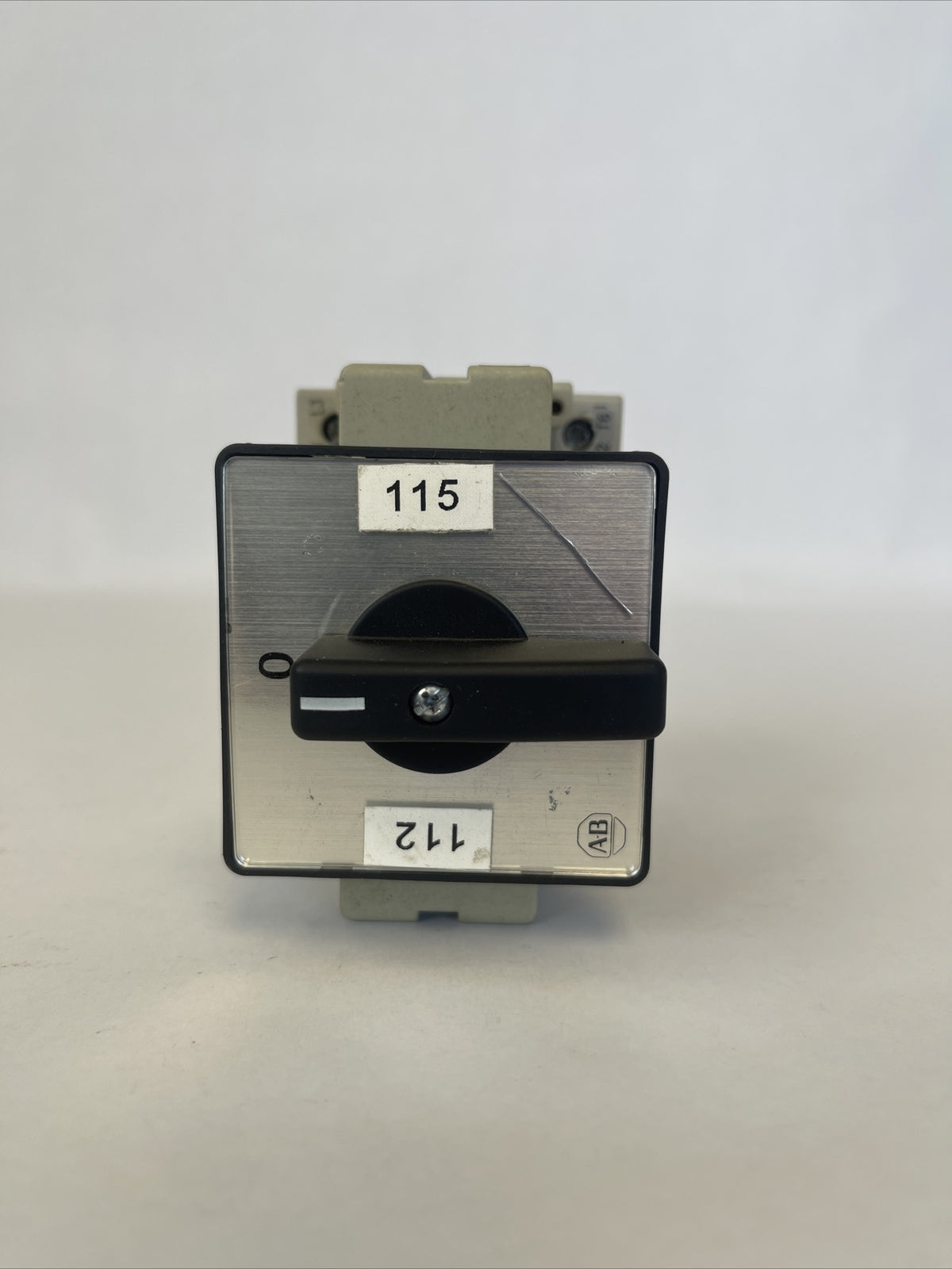 ALLEN BRADLEY 194-A25-3753 DISCONNECT SWITCH 25A 600VAC SER B 10HP2