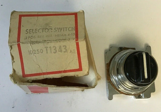 CUTLER HAMMER SELECTOR SWITCH 10250T1343 A3 CODE30