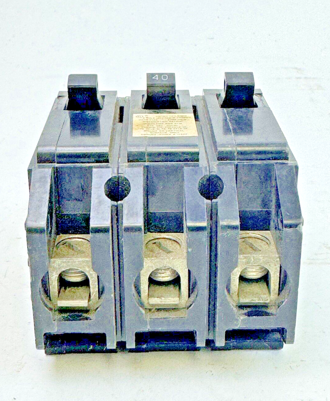 CROUSE-HINDS - MP-A340 - CIRCUIT BREAKER - 40A, 3 POLE, 240 VAC, MP-A-3403