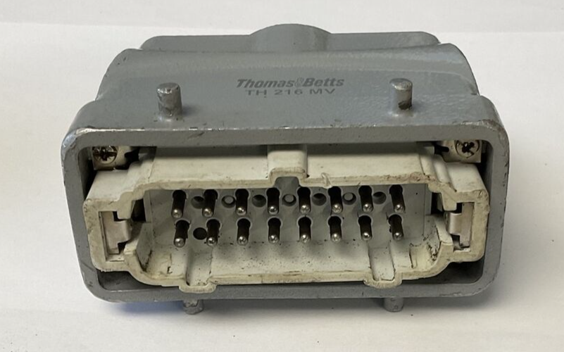 THOMAS&BETTS FS 116B AND MS 216B 16A 600V FEMALE AND MALE PLUG RECEPTACLE8