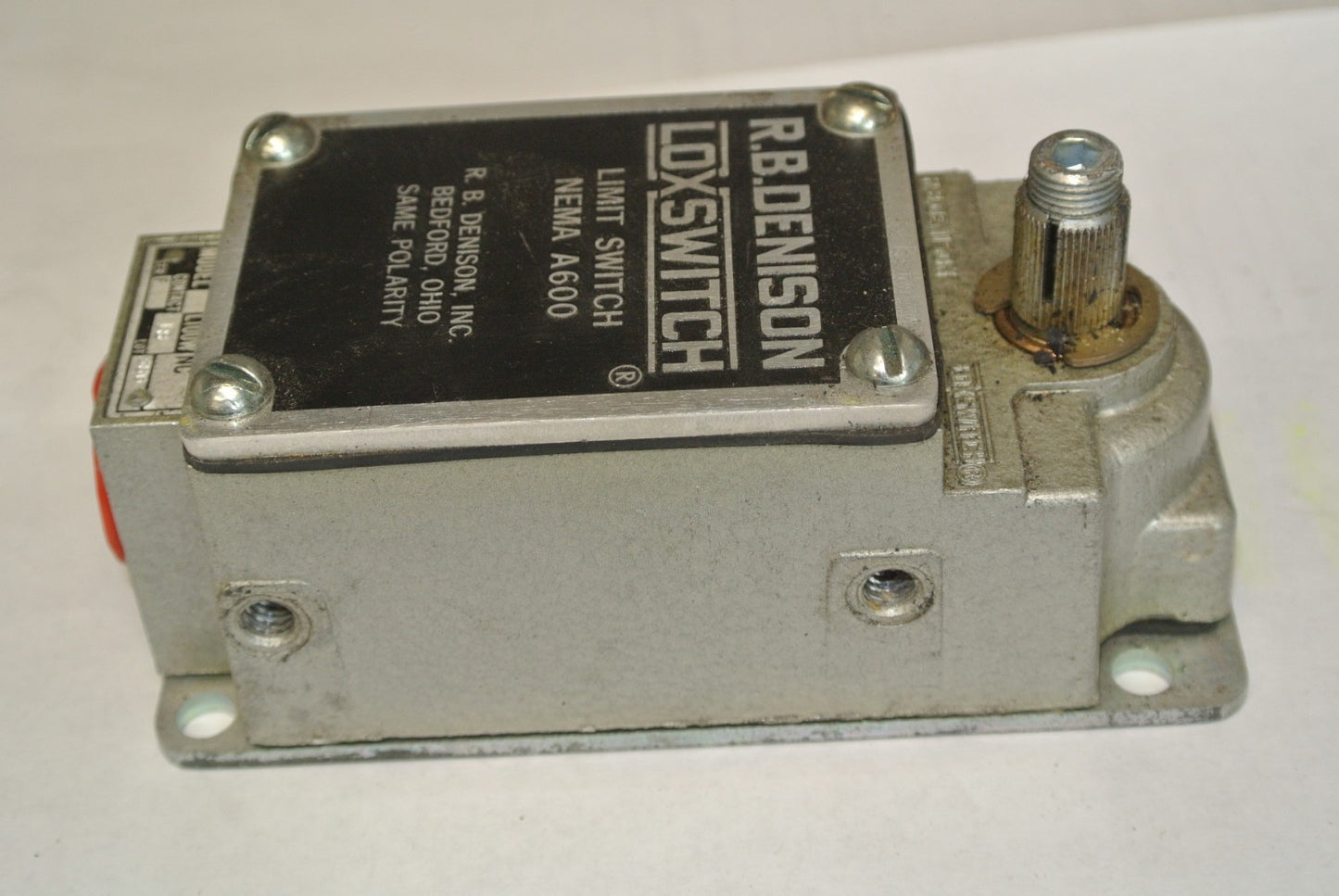 R.B. DENISON L100WNC-2M LIMIT SWITCH 600V MAX GOULD / TELEMECANIQUE NEW SURPLUS4