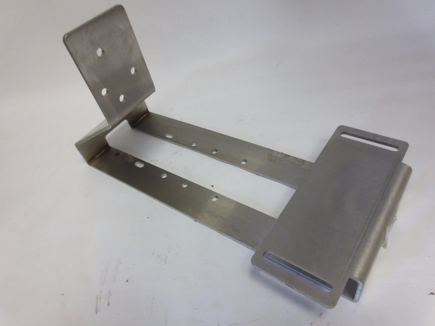 DRESSER 011502-722-002 MOUNTING BRACKET / MODEL 84/85 ACTUATOR SIZE 154/414 19"0