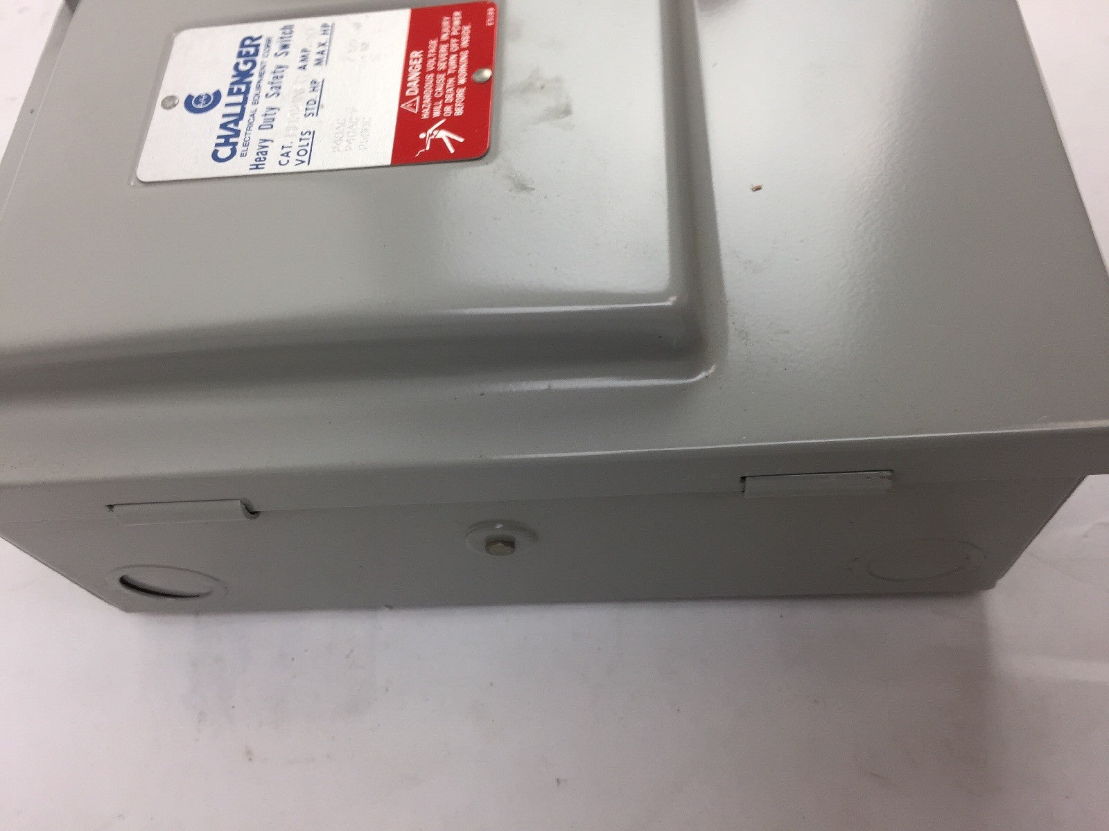 CHALLENGER HD321NFC HEAVY DUTY SAFETY SWITCH 30 AMP 240 VOLTS AC TYPE 1 INDOOR3