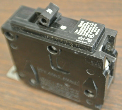 BOX of 10 / I-T-E B120 BOLT-ON CIRCUIT BREAKER 20A / 120/240VAC / 1-POLE5