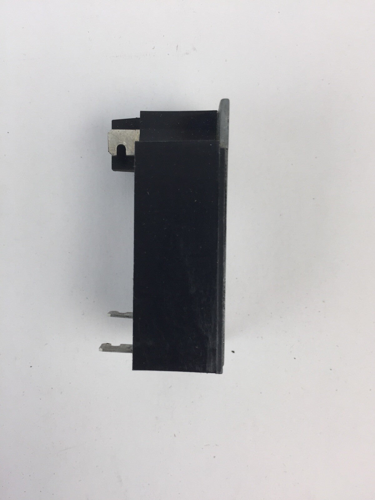 CRYDOM S218 SOLID STATE RELAY INPUT 3.5-8VDC OUTPUT 120VAC 8A1