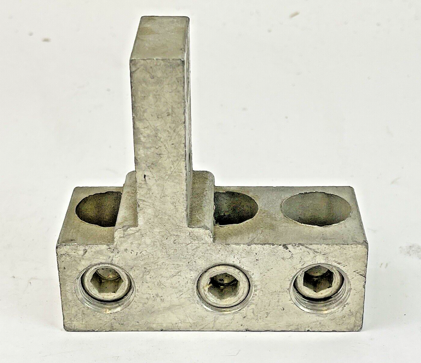 CMC - TLA-600-3- BREAKER TERMINAL LUG  - AL-CU, 600-250 MCM4