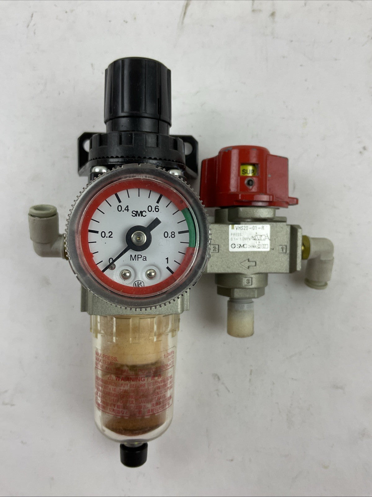 SMC AW20K-01BM-R REGULATOR VHS20-01-R SHUT OFF VALVE0
