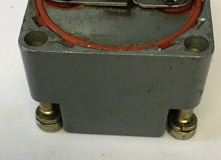 CUTLER HAMMER ED50N1 SER.A1 PRETRAVEL NEUTRAL POS.LIMIT SWITCH OPER. HEAD6