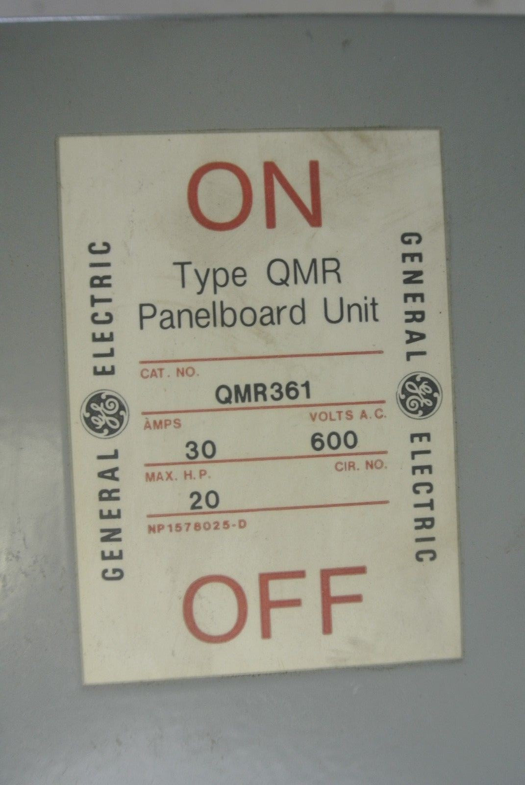 GE QMR361 FUSIBLE QMR-TYPE PANELBOARD / DISCONNECT SWITCH - 600V, 30A, 3-POLE1