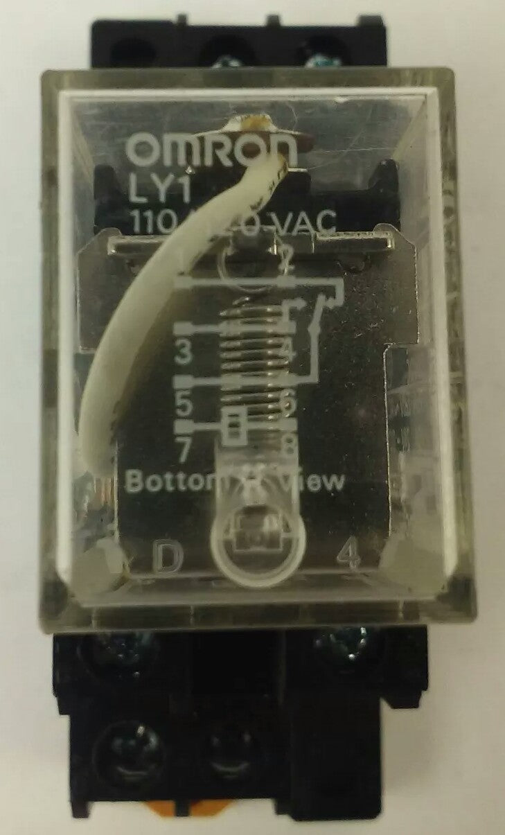 OMRON LY1 RELAY 110/120VAC,WITH OMRON PTF08A-E RELAY BASE 2-M4X12 2617H 15A 200V1