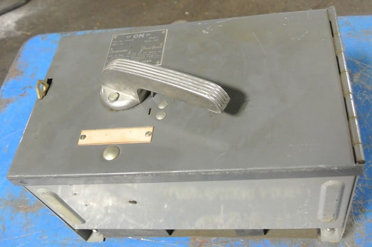 I-T-E V2E3203 CLAMPMATIC VACU-BREAK FUSIBLE PANEL SWITCH - 240V, 100A, 3-POLE0