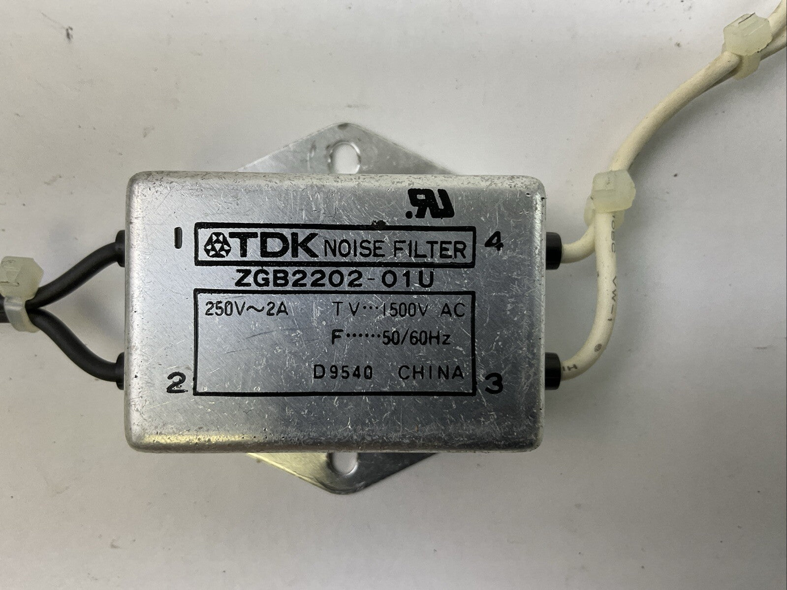 TDK ZGB2202-01U NOISE FILTER 250VAC 2A TV...1500VAC F.......50/60HZ1