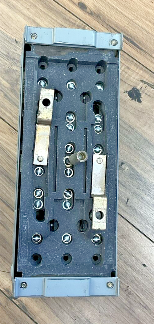 ITE V2B3211 CLAMPMATIC VACU-BREAK 3POLE 30A 240V 7 1/2HP7