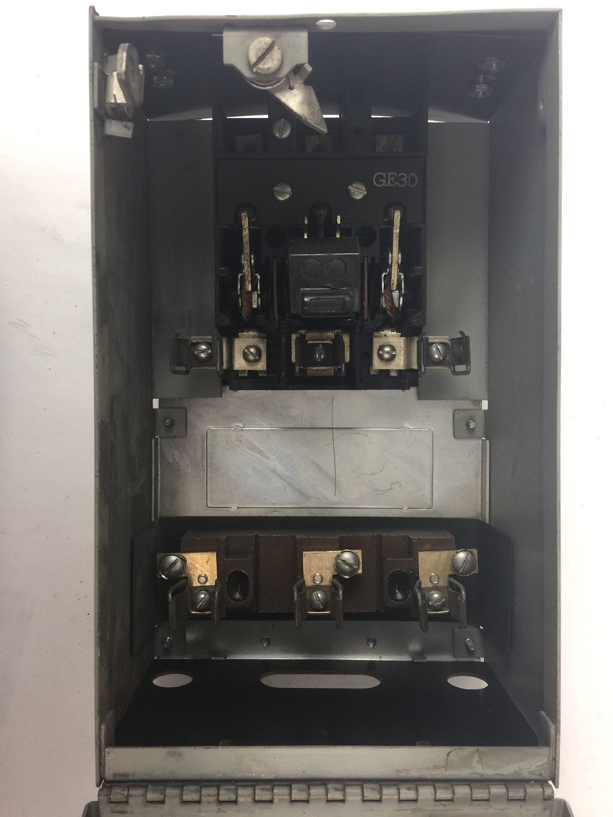 GE QMR 30A 600VAC 3 POLE FUSIBLE INTERRUPTER DD3S33614