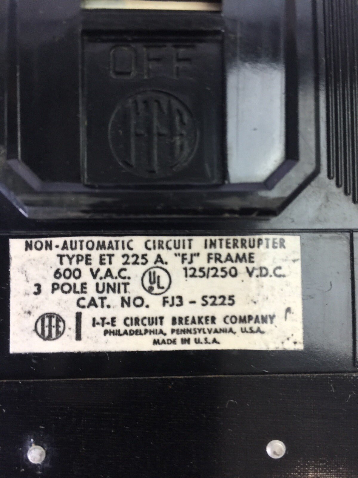 ITE SIEMENS FJ3-S225 CIRCUIT BREAKER 600VAC 125/250VDC 225AMP 3POLE 1