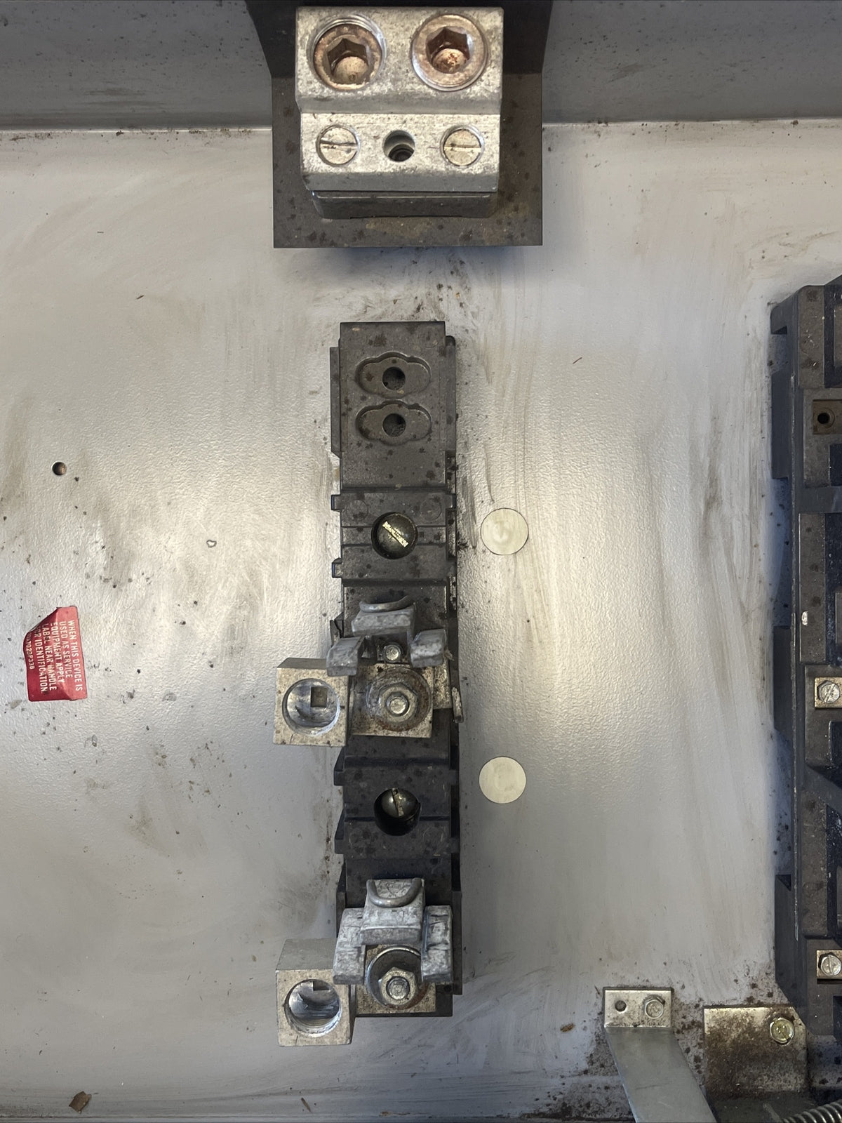 GE TG3224RH MOD 7 FUSIBLE SAFETY SWITCH 2POLE 200A 240VAC 15HP TYPE 3R RAINPROOF10