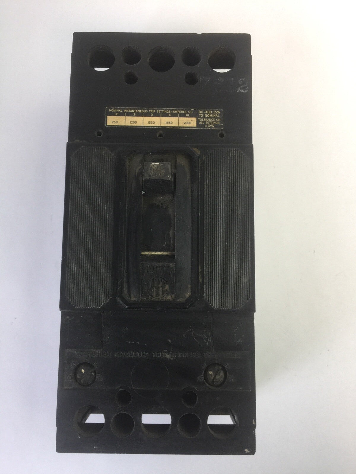 ITE SIEMENS FJ2-B200 CIRCUIT BREAKER 600VAC 250VDC 200AMP 2POLE0