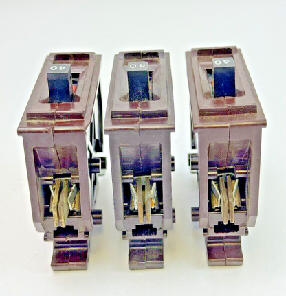 WADSWORTH **LOT OF 3** A40 - CIRCUIT BREAKER - 1 POLE, 120/240 VAC, 40 A6