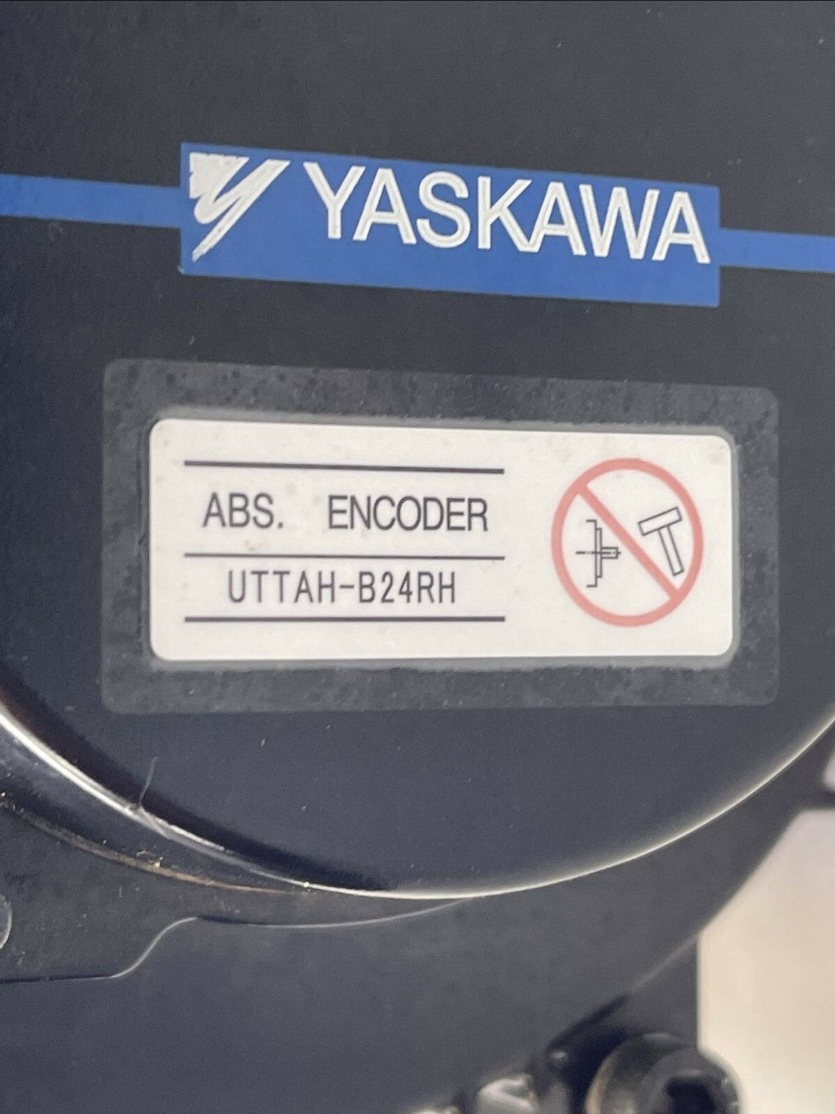 YASKAWA SGM7A-40A7D61 AC SERVO MOTOR 200V 25.4A UTTAH-B24RH ABS ENCODER GERWAH2