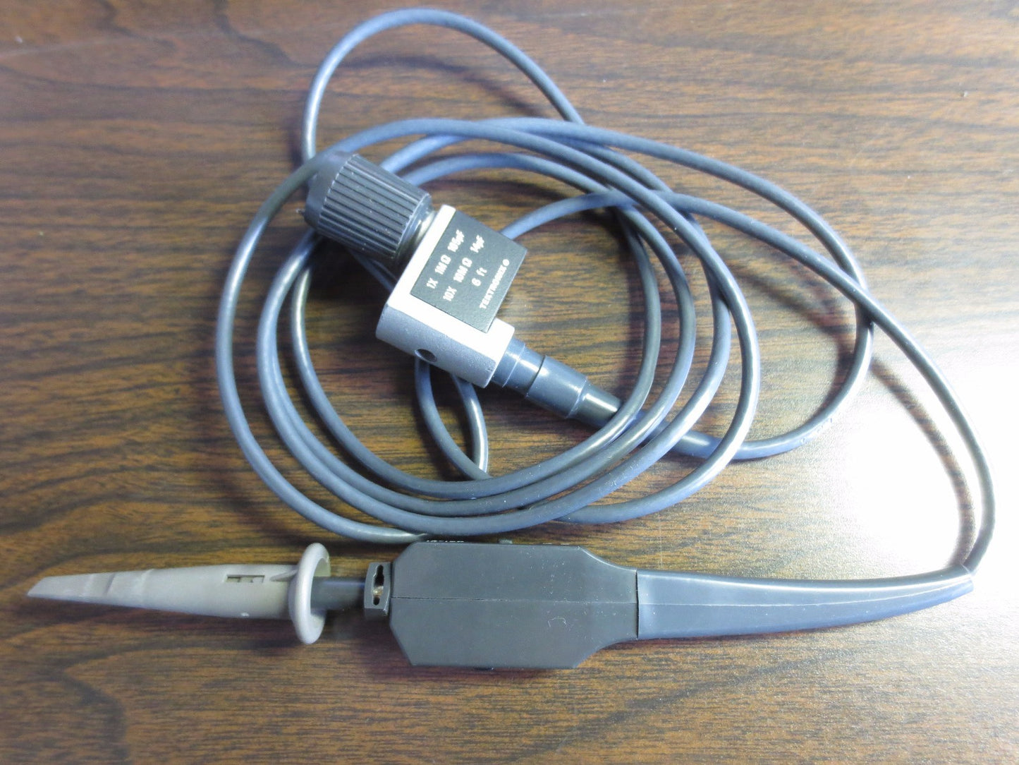 TEKTRONIX P6062B PROBE 1x 1M OHM 105pF - 10x 10M OHM 14pF x 6-Ft - SWITCHABLE0