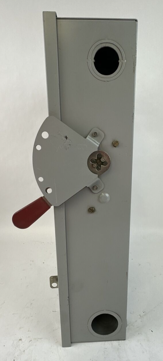 GE TG4323 FUSIBLE SAFETY SWITCH MOD 7 100A 240VAC 3PH 30HP 250VDC 20HP 3P TYPE 12