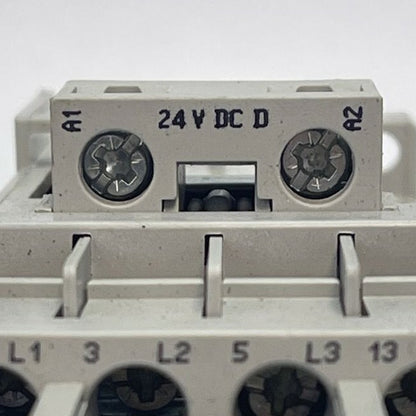 ALLEN BRADLEY 100-C09D*10 SER A CONTACTOR 600VAC 25A 7.5HP 3PH 100-F SER B 10A4