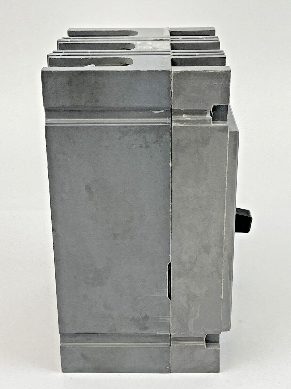 WESTINGHOUSE- HFB2125 - CIRCUIT BREAKER - 2P, 125A, 50C, 600 V AC, 250 V DC8