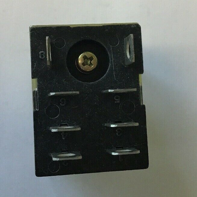OMRON LY2 RELAY 240VAC 10A***LOTOF5***2