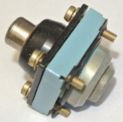 TELEMECANIQUE XCK-D10 LIMIT SWITCH PLUNGER-TYPE HEAD - NEW SURPLUS1