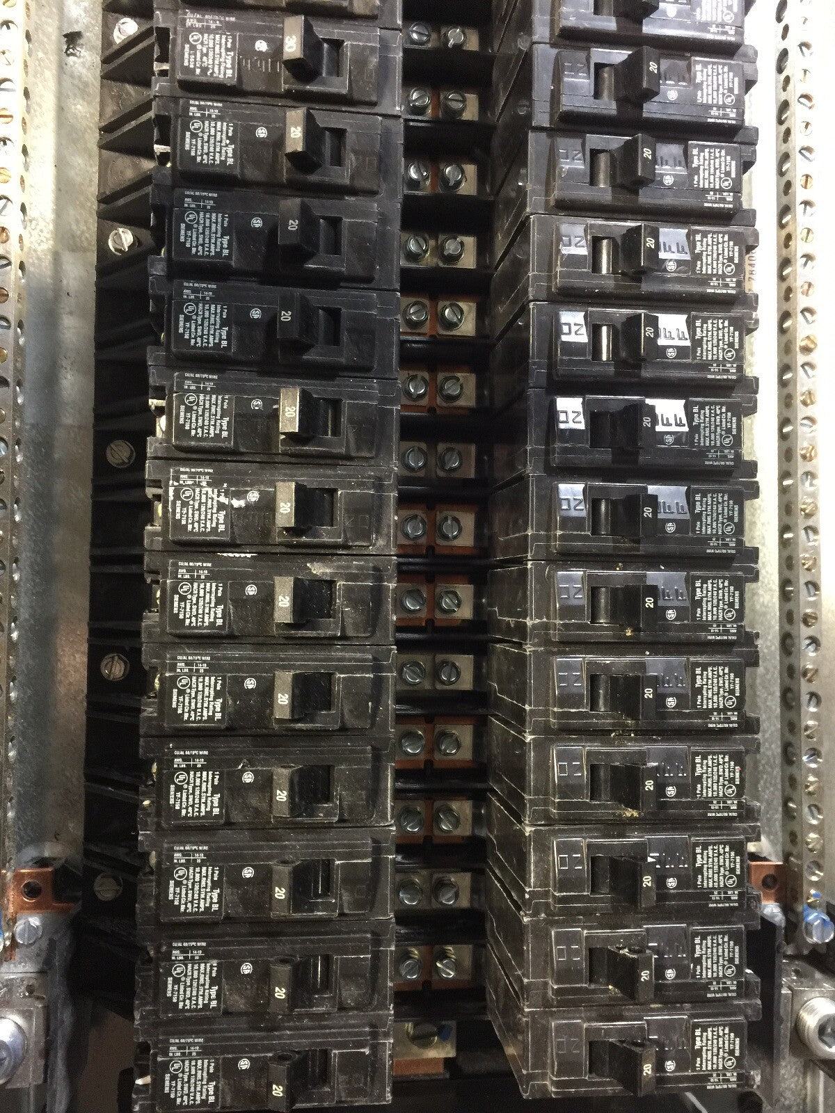 SIEMENS S1C42QJ150ATS CIRCUIT BREAKER PANELBOARD 280Y/120V QJ23B150 MAIN BREAKER9