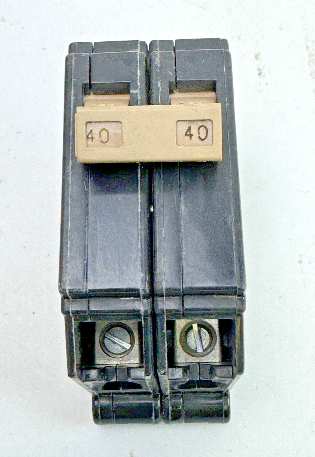 CUTLER-HAMMER - CH240 - COMMON TRIP CIRCUIT BREAKER - 40A, 2 POLE, 120/240 VAC1