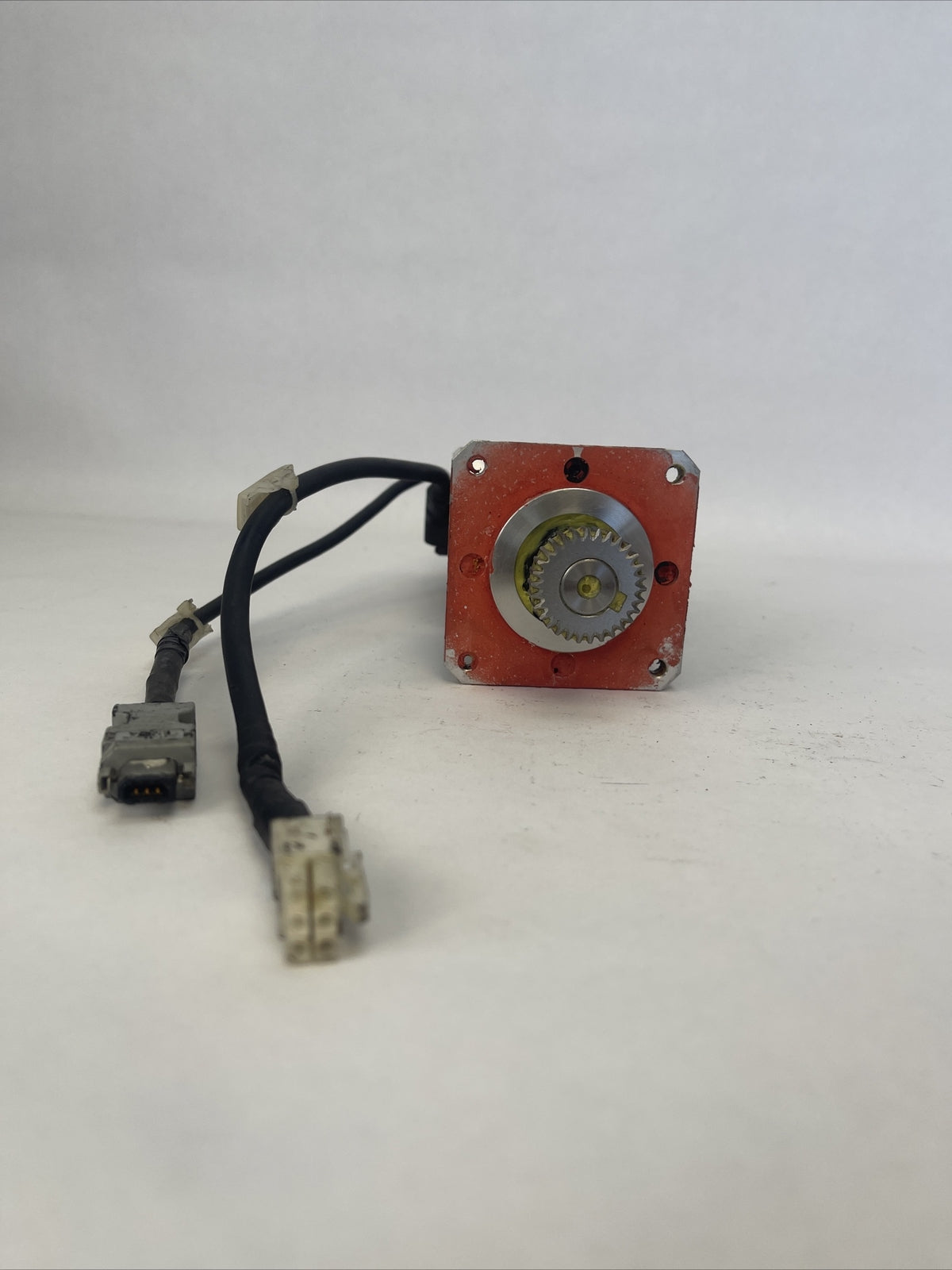 YASKAWA SGM7J-04A7C6E AC SERVO MOTOR 200VAC 2.5A 400W PF70L1-10-P2-S2-14-30-50-75