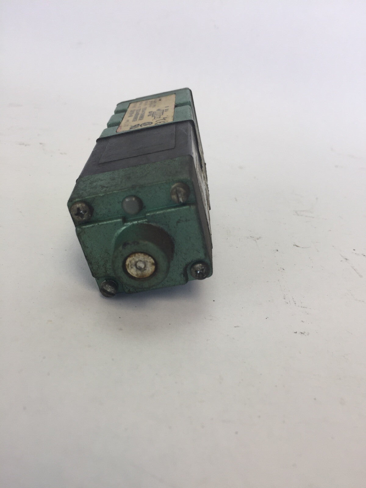 NUMATICS 228-690B SOLENOID VALVE 100-115/50 110-120/60 0.12 AMP6